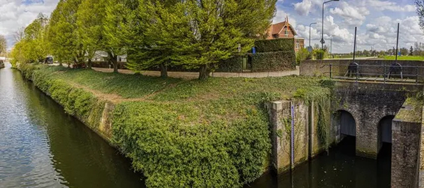 Grave de stad van water natuur en geschiedenis