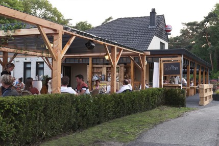 Café Zaal de Stanserhorn terras